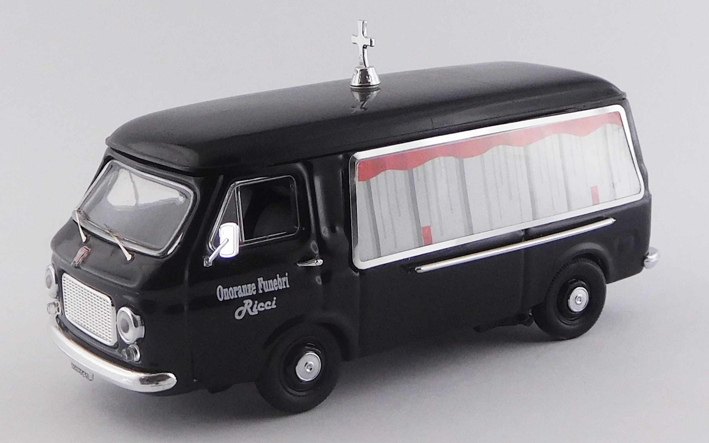 RIO 1/43 フィアット 238 霊柩車