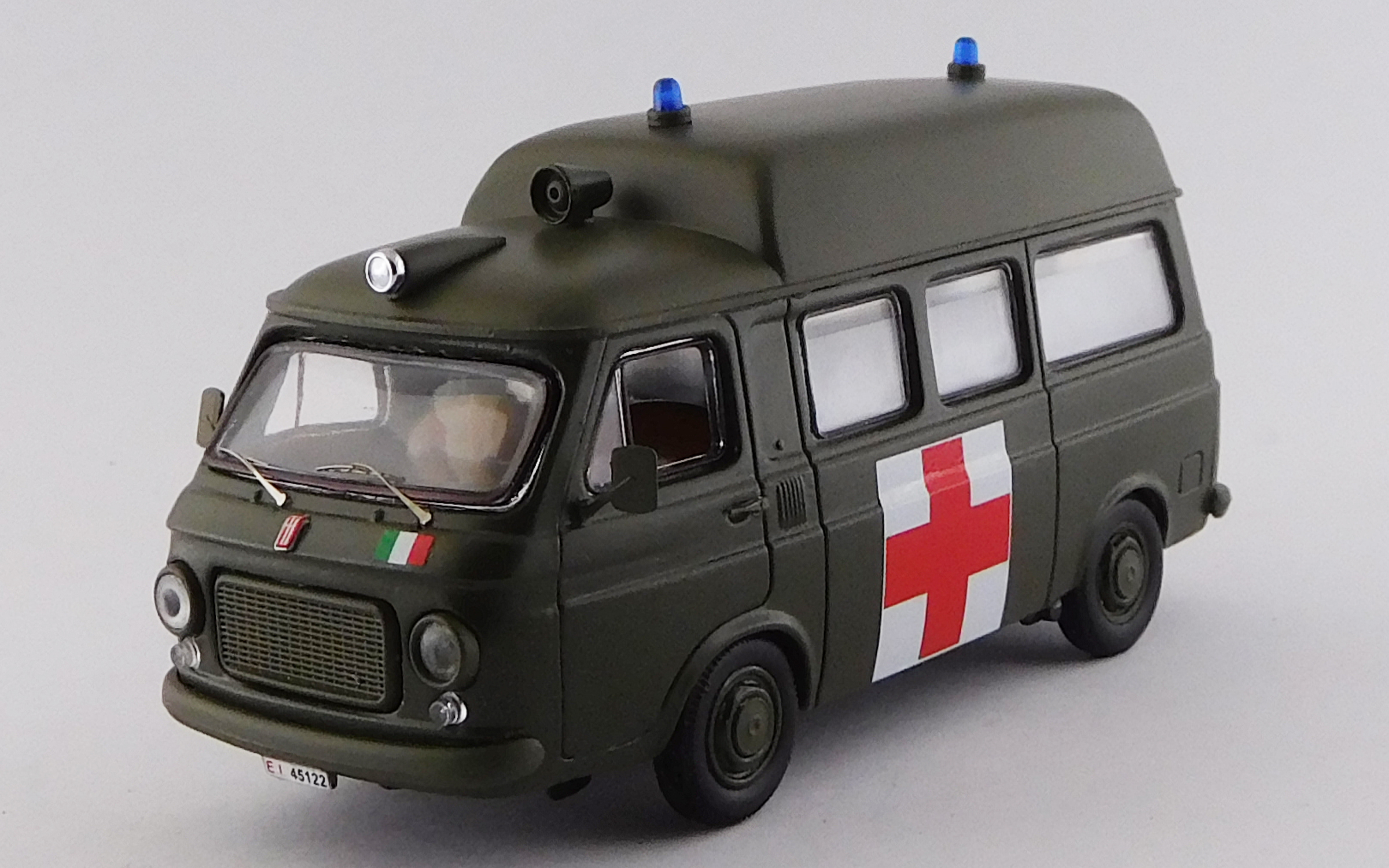 RIO 1/43 フィアット 238 1970 イタリア陸軍