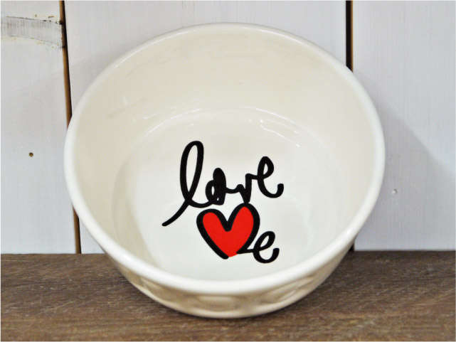 BAUER POTTERY DOG BOWL Sサイズ・ホワイト（LOVE