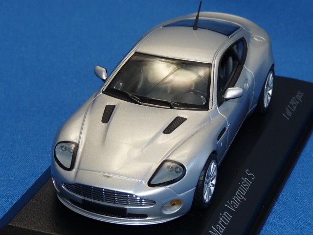 ミニチャンプス 1/43 アストンマーチン ヴァンキッシュ S 2004 （シルバー）