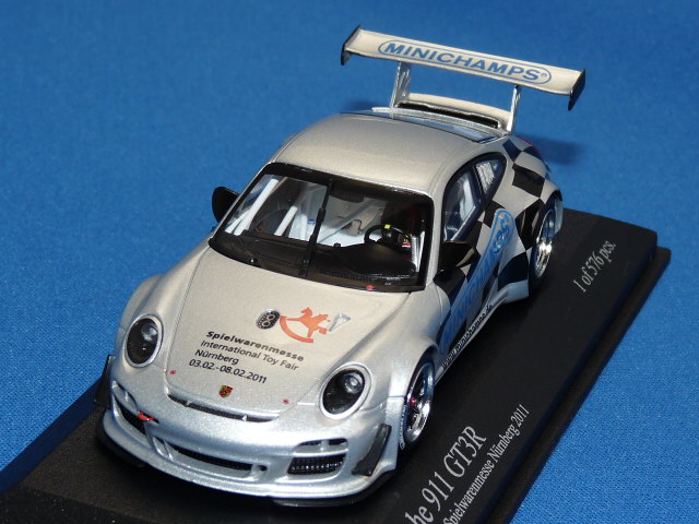 ミニチャンプス製 （トイフェア2011 限定） 1/43 ポルシェ 911 GT3R ニュルンベルク・トイフェア 2011 限定576台