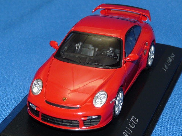 ミニチャンプス 1/43 ポルシェ 911 (997) GT2 2007 （レッド）