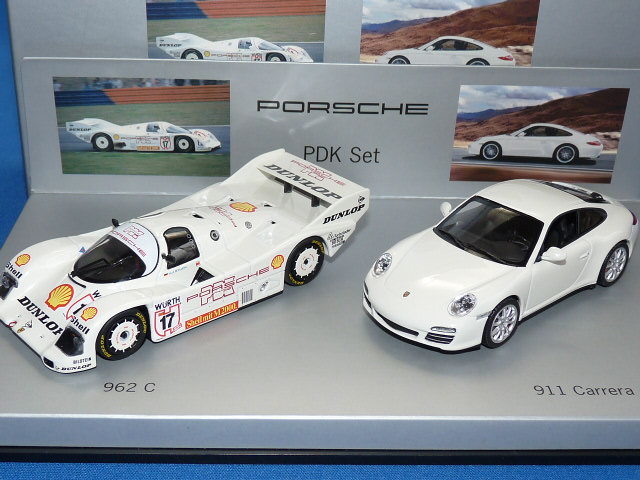 ミニチャンプス製 （ディーラー特注） 1/43 ポルシェ 962C + ポルシェ 911 カレラ 4S 2台セット