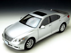 ノレブ 1/18 レクサス LS460 2010 （プレミアムシルバー）