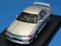 ミラージュ 1/43 ニッサン スカイライン GTB-4 （シルバー）
