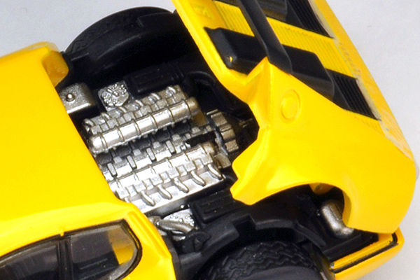 トミカリミテッドヴィンテージNEO 1/64 フェラーリ 512 BBi （黄）