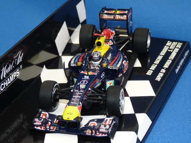 ミニチャンプス 1/43 レッドブル レーシング ルノー RB7 2011