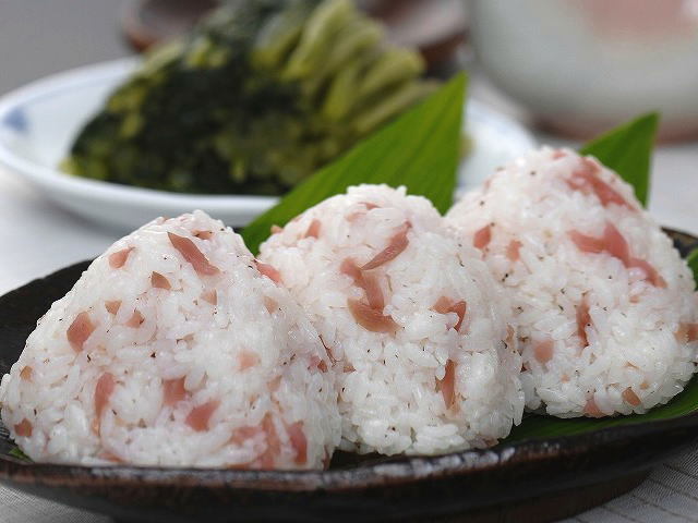 紫蘇と塩のカリカリきざみ梅漬 「おむすび梅85g袋」/504 すや亀のおむすび梅おにぎり