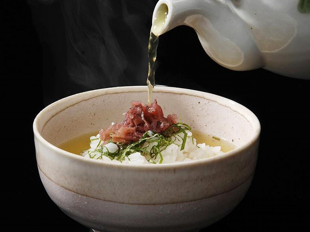 紫蘇と塩のカリカリきざみ梅漬 「おむすび梅85g袋」/504 紫蘇とおむすび梅でお茶漬け