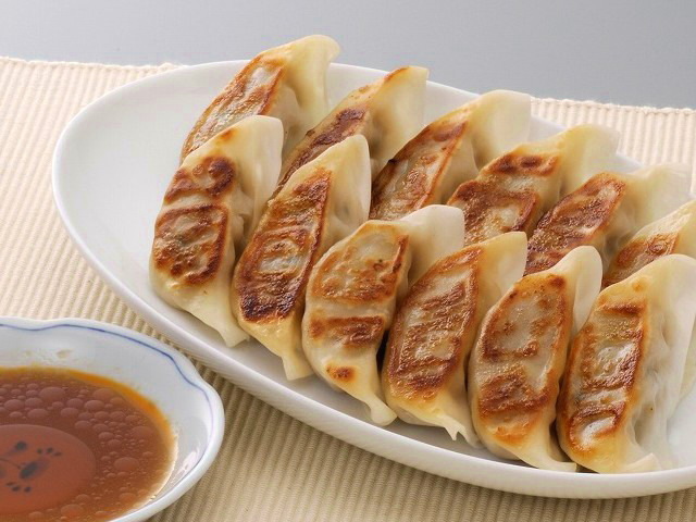 【冷凍食品】2025.01.27より価格変更!「すや亀の冷凍総菜5種7袋入セット」お弁当にも便利なおかずセット/6307 すや亀の味つき餃子味噌味調理例