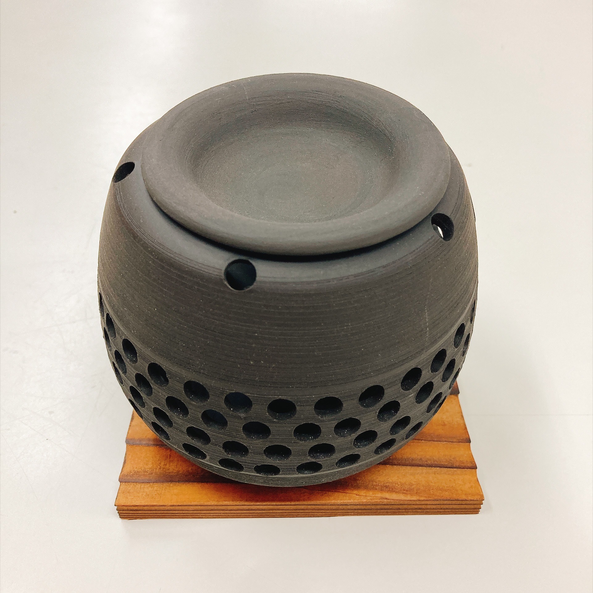 茶香炉 黒色 ドット柄 常滑焼