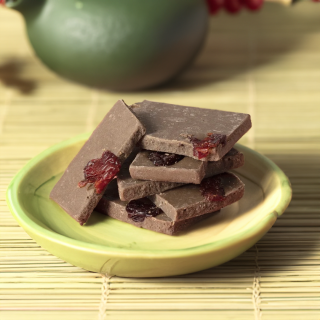 粋町しょこら】 ほうじ茶にさくらんぼ 鈴鹿園
