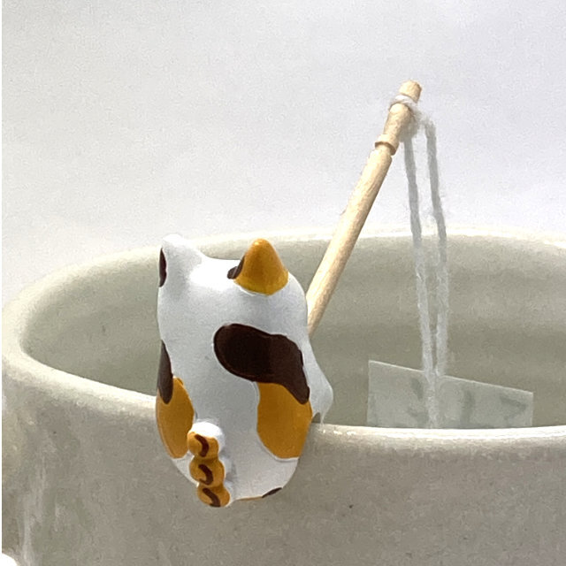 お茶屋の看板猫 みたらしちゃん フィギュア「たまにはのんびり」 鈴鹿園