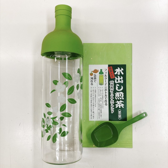 《カンタン！おいしく！コスパ最高》鈴鹿園オリジナル水出し煎茶100g、フィルターインボトル750ml 用、計量スプーン セット（癒し 水出し茶 低カフェイン 苦くない 茶葉大量消費）