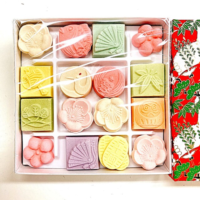 和三盆糖 干菓子「千代箱 和三宝製 福結び」 （お祝い・寿・婚礼