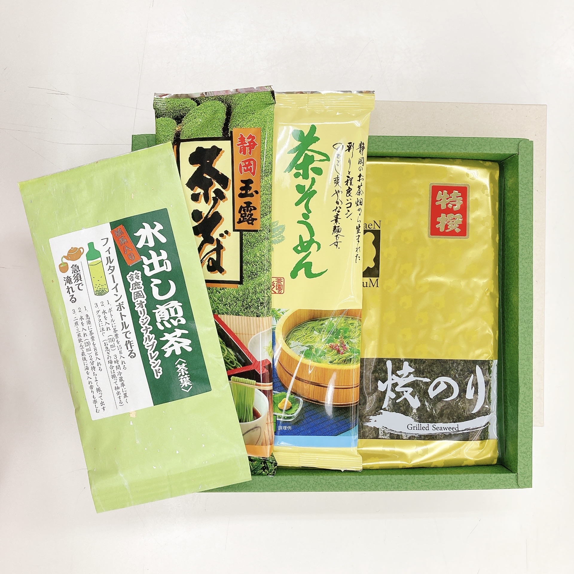《夏ギフト》夏のおうちランチ（水出し伊勢茶100ｇ・玉露茶そば180ｇ・茶そうめん180ｇ・特選焼き海苔2帖）セット