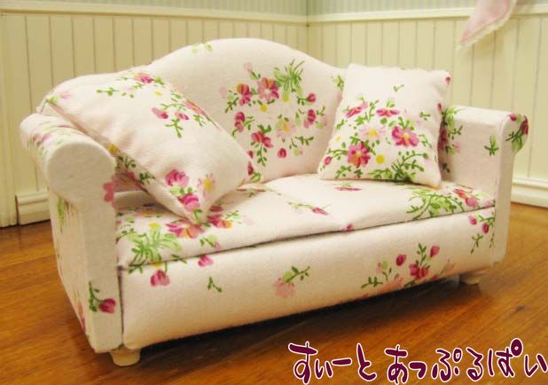 * vintage miniature ❀ 菜の花色の可愛い花柄 ソファ set ミニチュアソファ 白花柄 楕円 足付き その他人形 ねこと