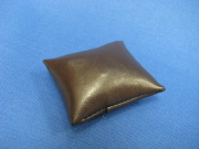 【クリックポスト可】【レディアンのお気に入り】　ブラウンレザーのクッション　LA049