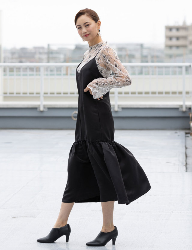 1hitomi　新品emmiメモリータフタワンピース　ブラック　表記1 emmi（エミ）の「メモリータフタワンピース（ワンピース）」 - WEAR