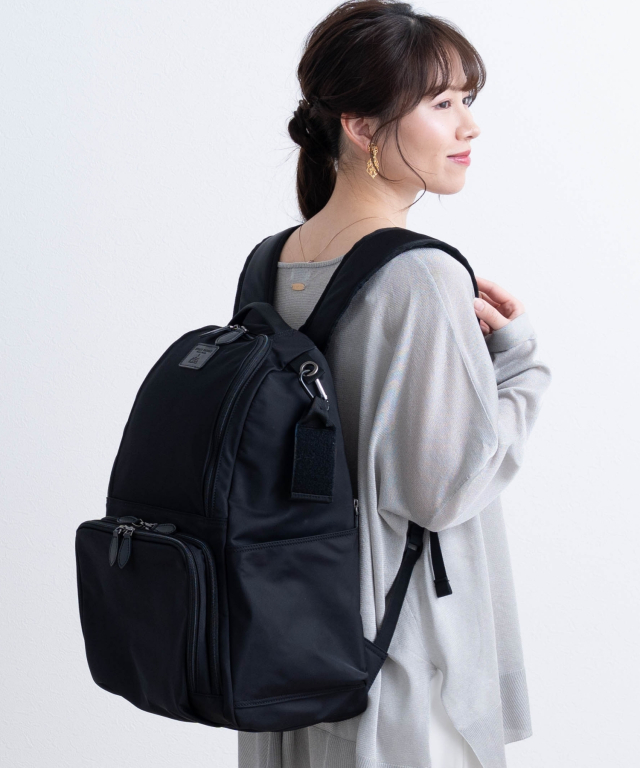 軽さも収納力も叶える！マザーズリュック 2フロア 無重力AGS 2層式