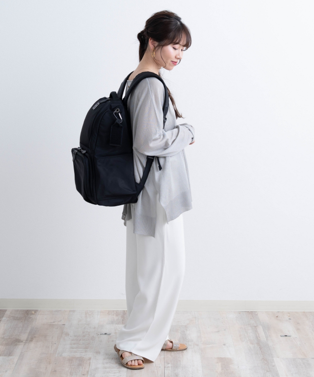 軽さも収納力も叶える！マザーズリュック 2フロア 無重力AGS 2層式