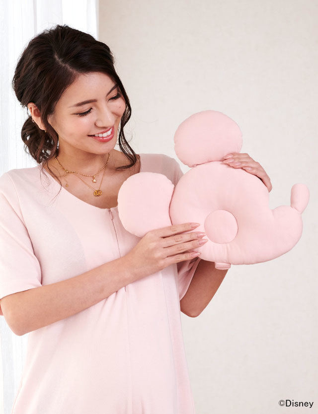 スウィートマミー限定ディズニーデザイン ディズニーコレクション ミッキーマウス顔シルエット授乳まくら 横向き