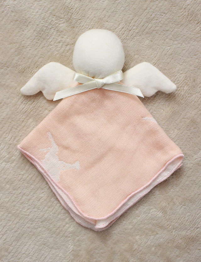 日本製 優しい音色の鈴入り♪ エンジェルのにぎにぎ ベビーグッズ