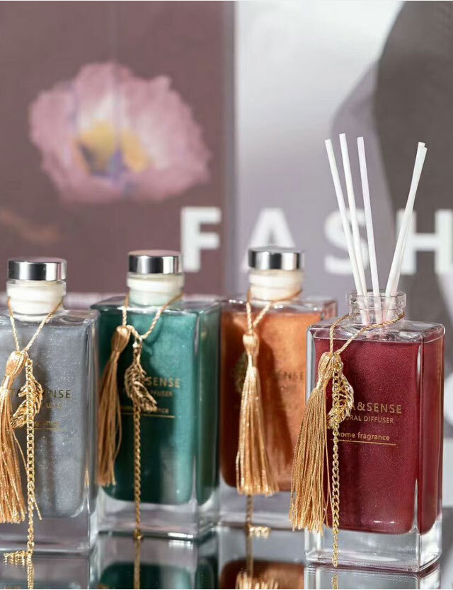 ラメ混 ルームフレグランス アロマ グラデーションボトル チャーム付き