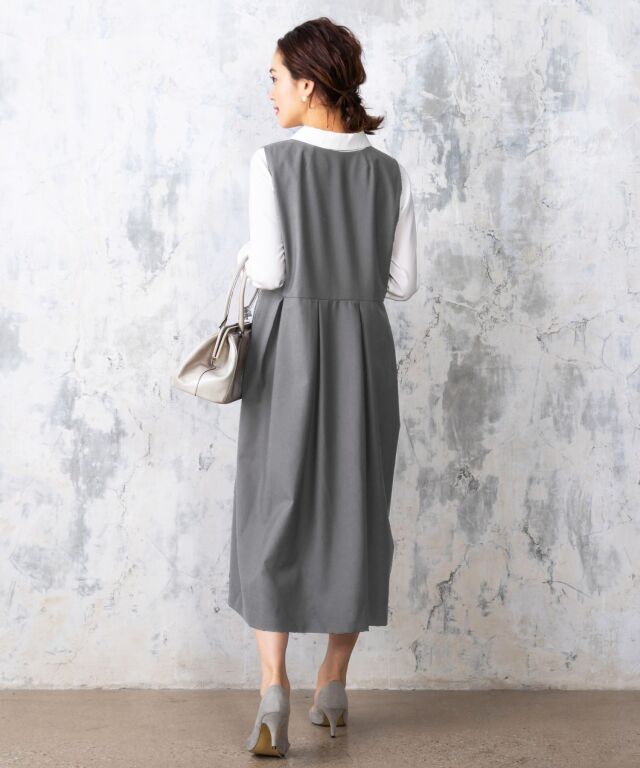 【新品タグ付き】emmi ノースリーブロングワンピース 黒 マタニティにも ノースリーブタックワンピース 事務服 マタニティ 授乳服 産後も