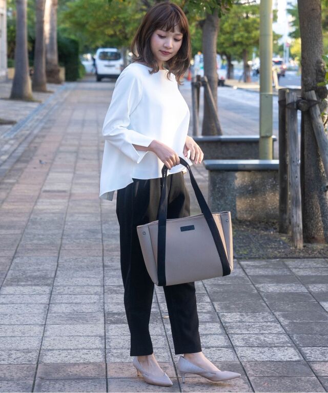 ペプラムジレ×バックシャンブラウス×テーパードパンツ セットアップ 3
