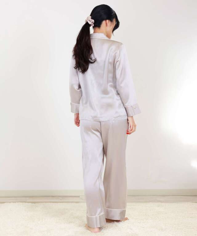 シルク100％ しっとり保湿パジャマ 前開き 22匁 | マタニティ