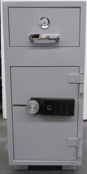 SP79 ダイヤセーフ 投入式金庫 指紋認証タイプ 幅346×奥行475×高さ780mm