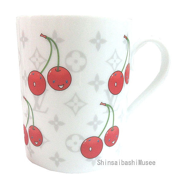 ≪新品≫ルイヴィトン 村上隆 コラボ LV × TM マグ カップ モノグラム R93116 チェリー ホワイト 箱 リボン ショッパー プレゼント≪Brand new≫ LOUIS VUITTON Louis Vuitton x Takashi Murakami Collaboration LV x TM Mug Monogram Cherry White