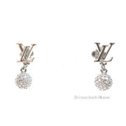 ≪新品≫ルイヴィトン ピアス LV アイコニック ルイザ ストラス M03242 シルバー 箱 リボン ラッピング ≪Brand new≫ LOUIS VUITTON LV Iconic Louisa Strass Earrings M03242 Silver Box with Ribbon and Gift Wrapping