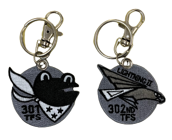自衛隊グッズ 三沢基地飛行部隊両面刺繍 丸型キーアクセサリー 第301