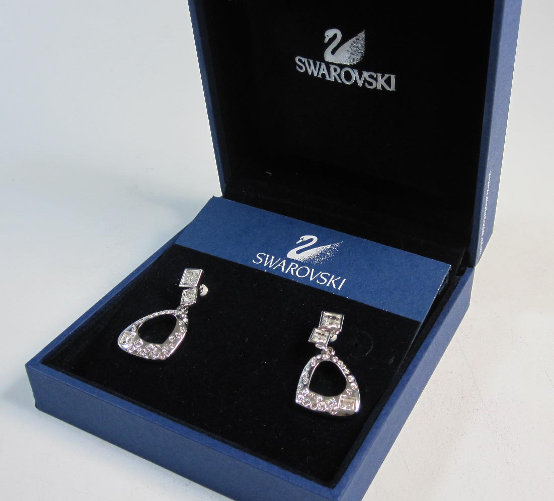 Swarovski ピアス Hyperbola スタッドピアス, インフィニティ, ホワイト, ローズ