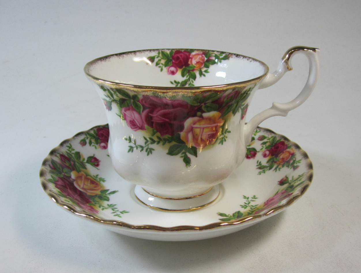 ロイヤルアルバート Royal Albert オールドカントリーローズ ティーカップ ソーサー 英国製 ロイヤルアルバート廃盤