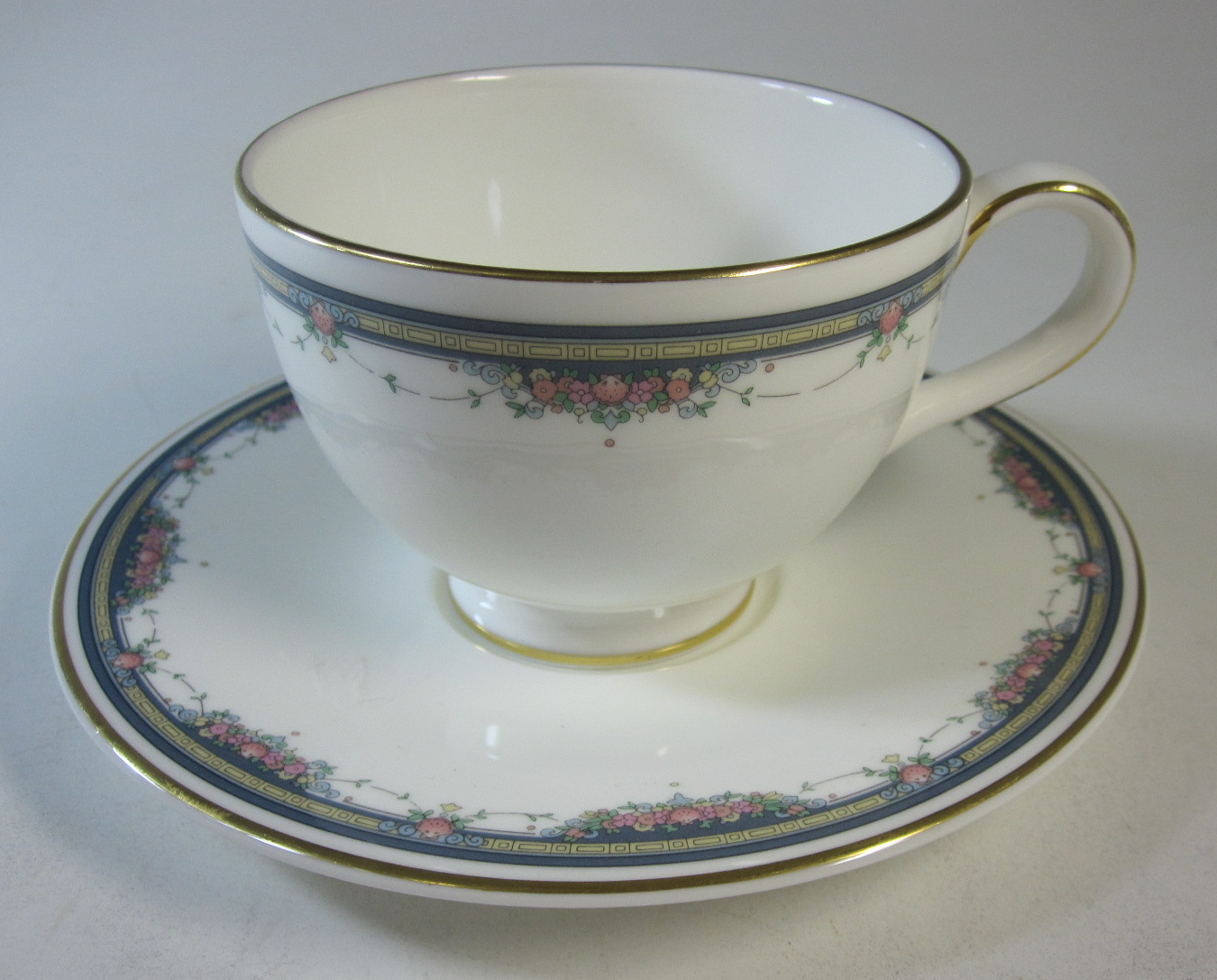 ロイヤルドルトン Royal Doulton ソールズベリー ティーカップ