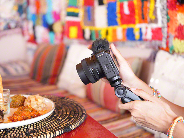 ZV-E10K_SELP16502_situatuion_01007