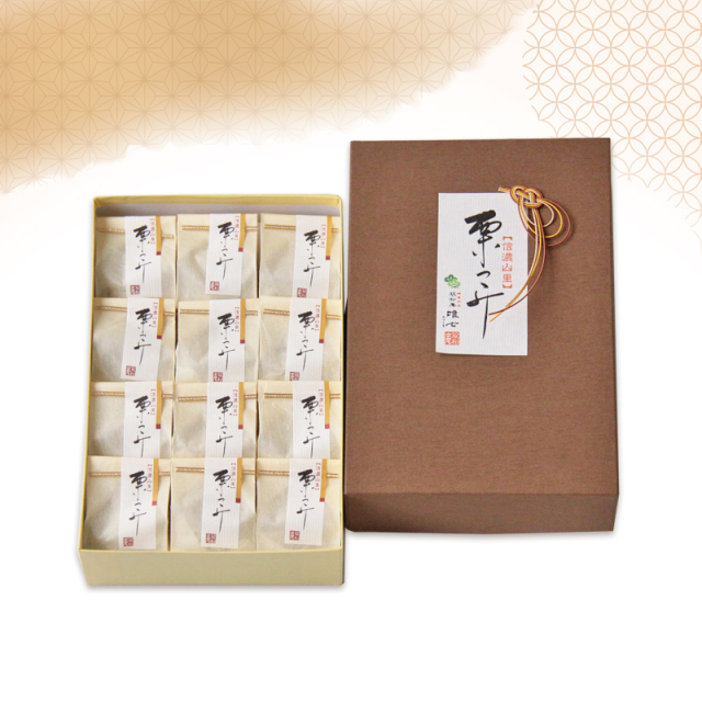 送料無料 時代物　栗根付　秀逸作 Amazon.co.jp: 【骨董】蔵出し時代物根付在銘吉川木彫り申FQ1107