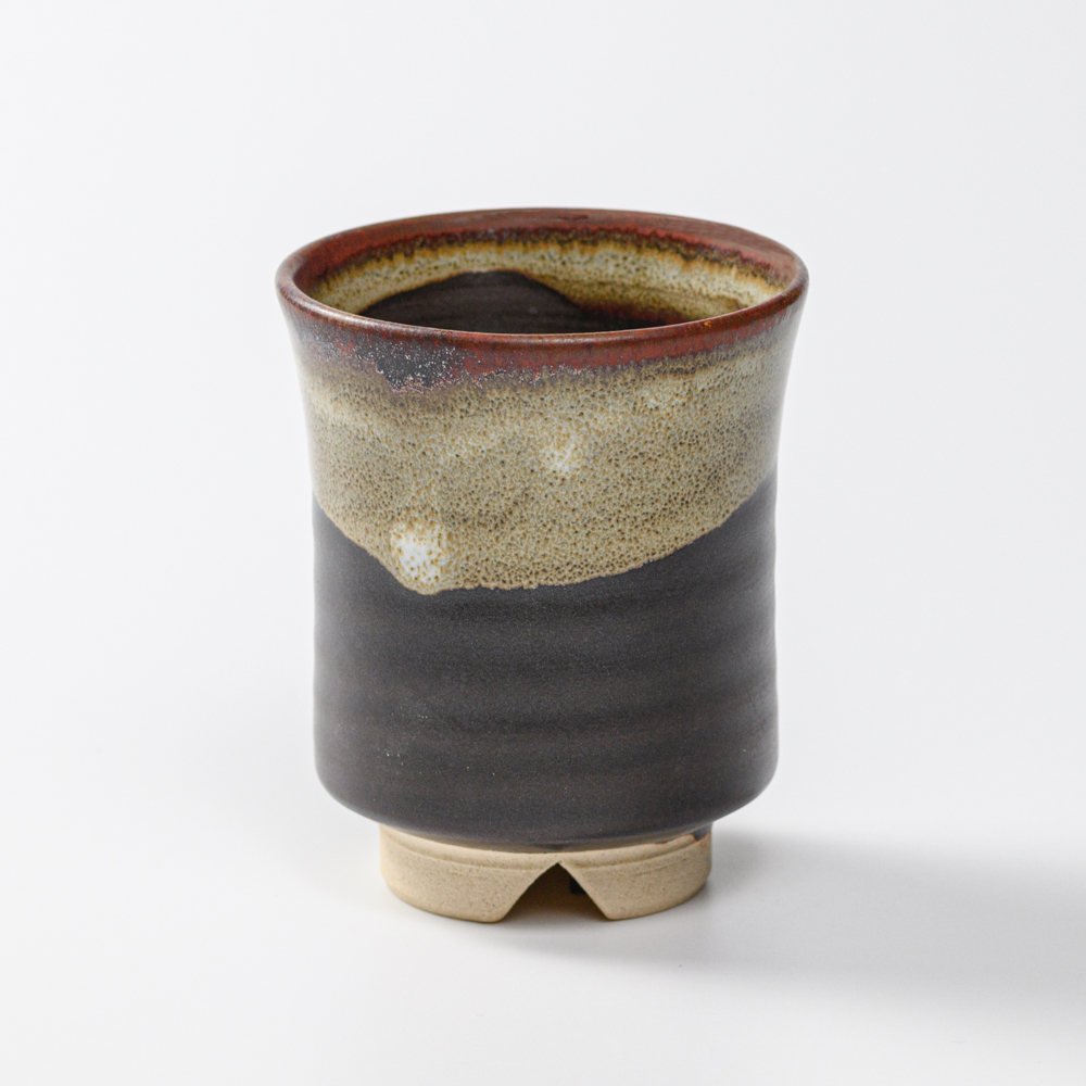 萩焼(伝統的工芸品)湯呑小掛分け(黒釉＆わら)端反No12