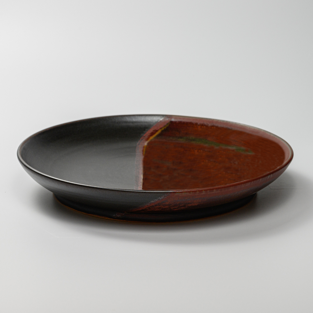 萩焼(伝統的工芸品)大皿掛分け(鉄赤釉＆黒釉)丸