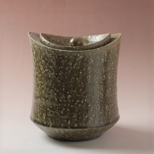 萩焼(伝統的工芸品)水指緑釉荒端反(共蓋付)