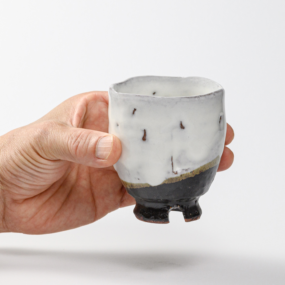 萩焼(伝統的工芸品)湯呑小掛分け(鬼白荒竹＆黒釉)呉器ヘラメ