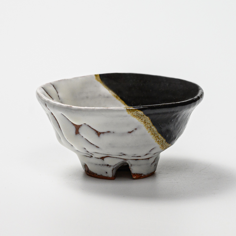 萩焼(伝統的工芸品)盃掛分け(鬼白松＆黒釉)丸No879