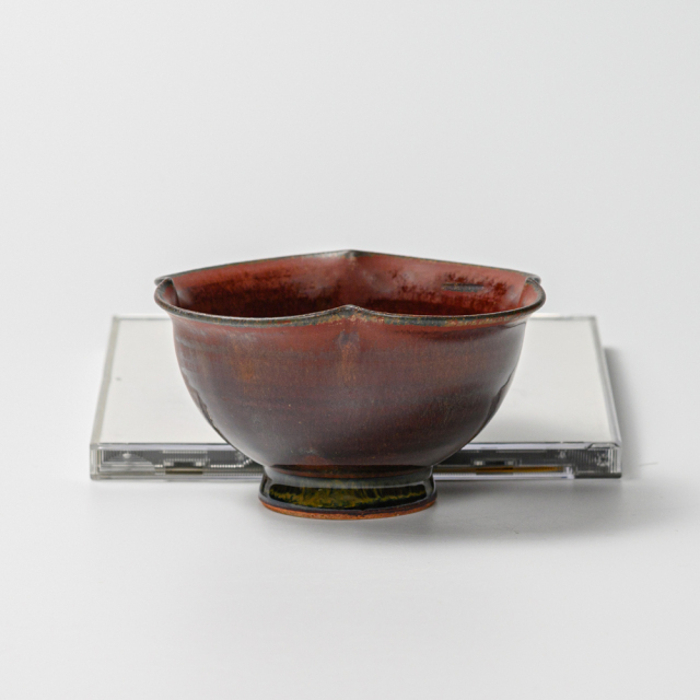 萩焼(伝統的工芸品)小鉢鉄赤釉四つ葉