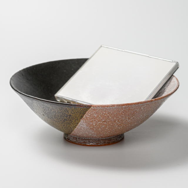 萩焼(伝統的工芸品)深鉢掛分け(鬼萩＆黒釉)末広