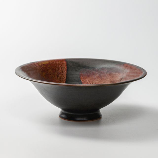 茶色い陶器の瓶 黒い釉薬模様 茶色い陶器の瓶 黒い釉薬模様 茶色い陶器の瓶 黒い釉薬模様 工芸品