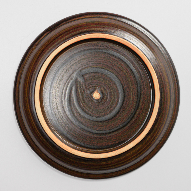 萩焼(伝統的工芸品)平皿中黒釉刷毛目丸