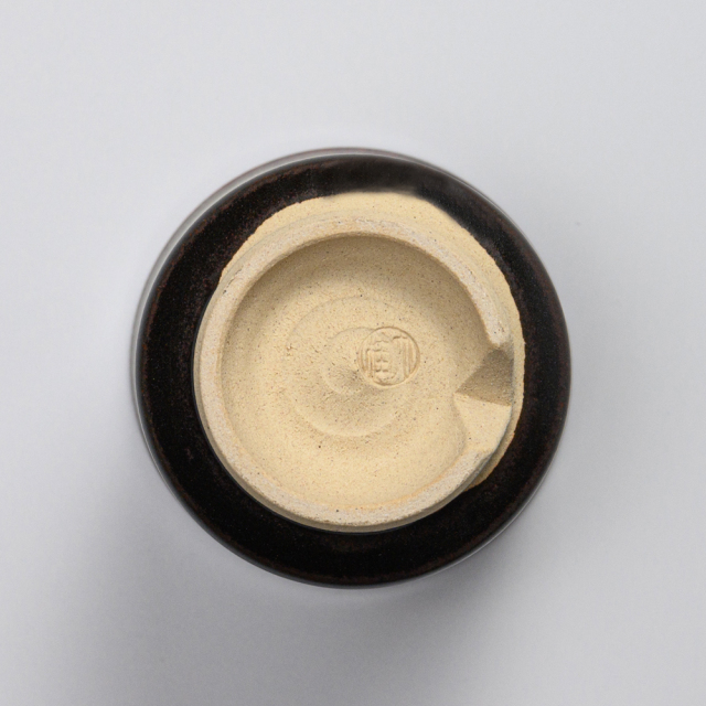 萩焼(伝統的工芸品)湯呑小掛分け(黒釉＆わら)端反